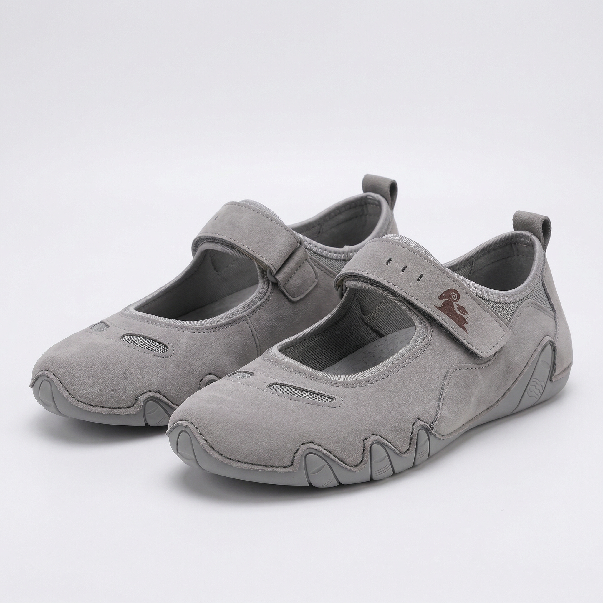 Grey / 42