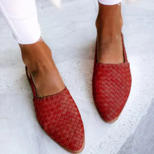 Red / 8.5